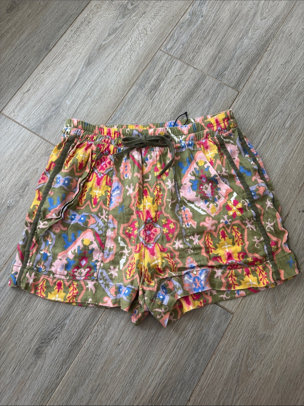 Zara Olive Multi-Color Printed High Waist Drawstring Shorts